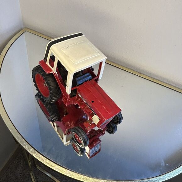 ERTL International 1586 Tractor With Cab 1/16 Scale Diecast Vintage Collector - Picture 5 of 10